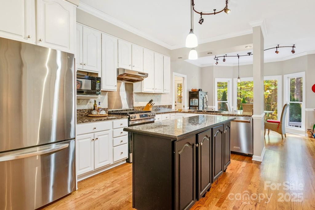 107 SUNNINGDALE Drive - Photo 10