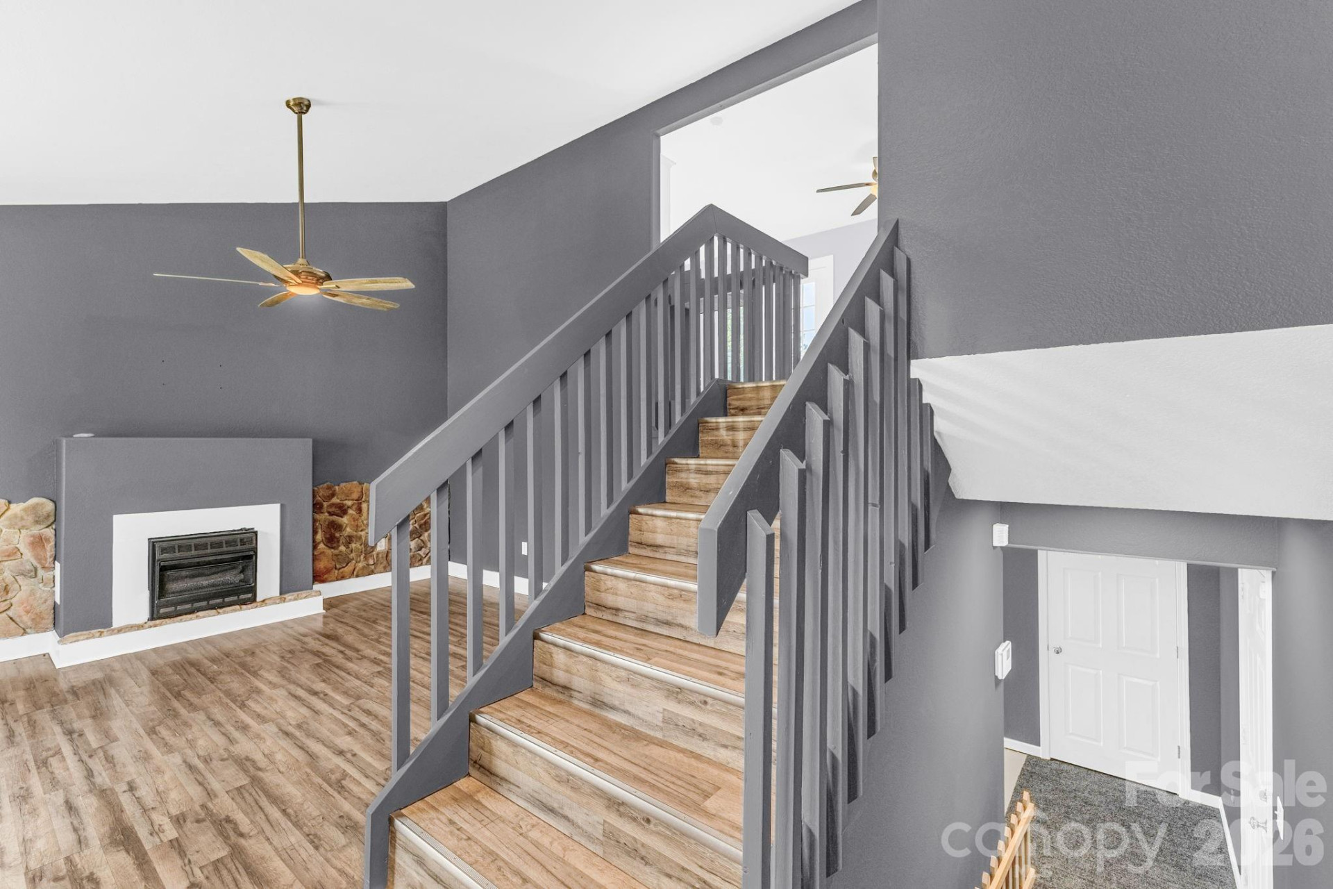 311 Meadow Drive - Photo 3