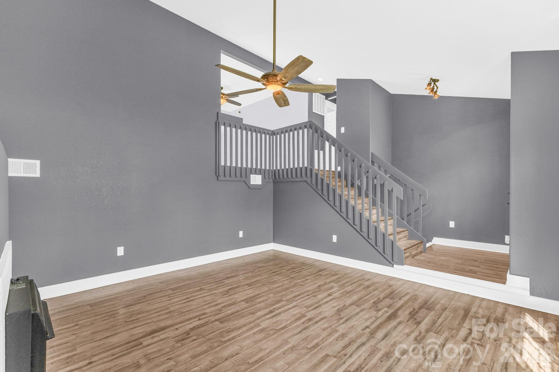 311 Meadow Drive - Photo 5