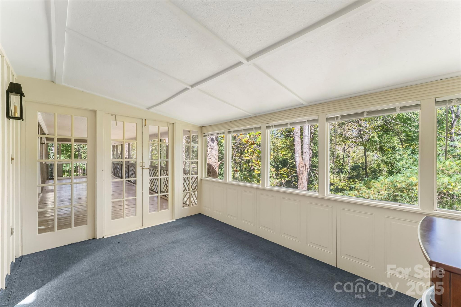 212 Riverside Drive - Photo 12