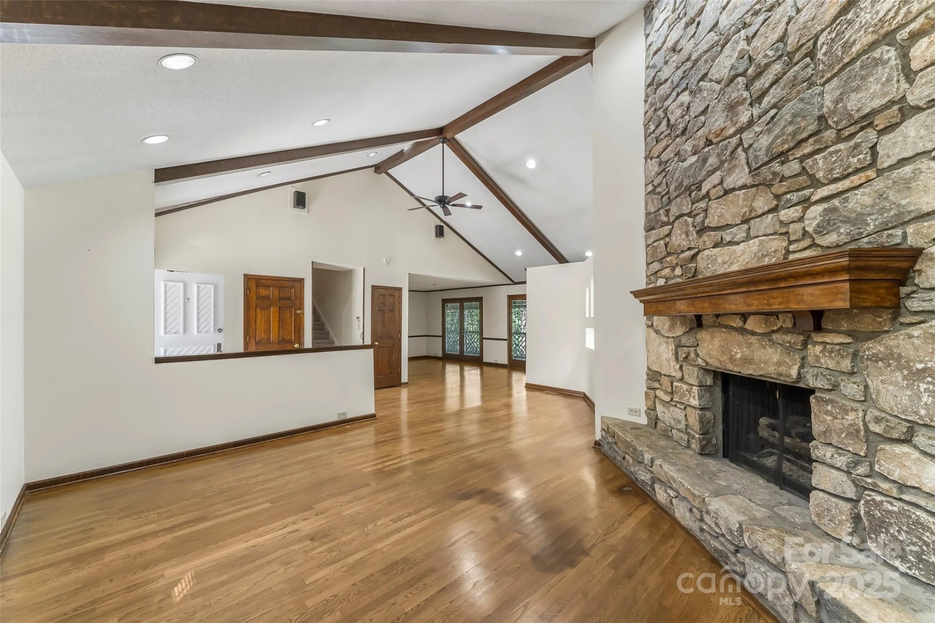 212 Riverside Drive - Photo 5
