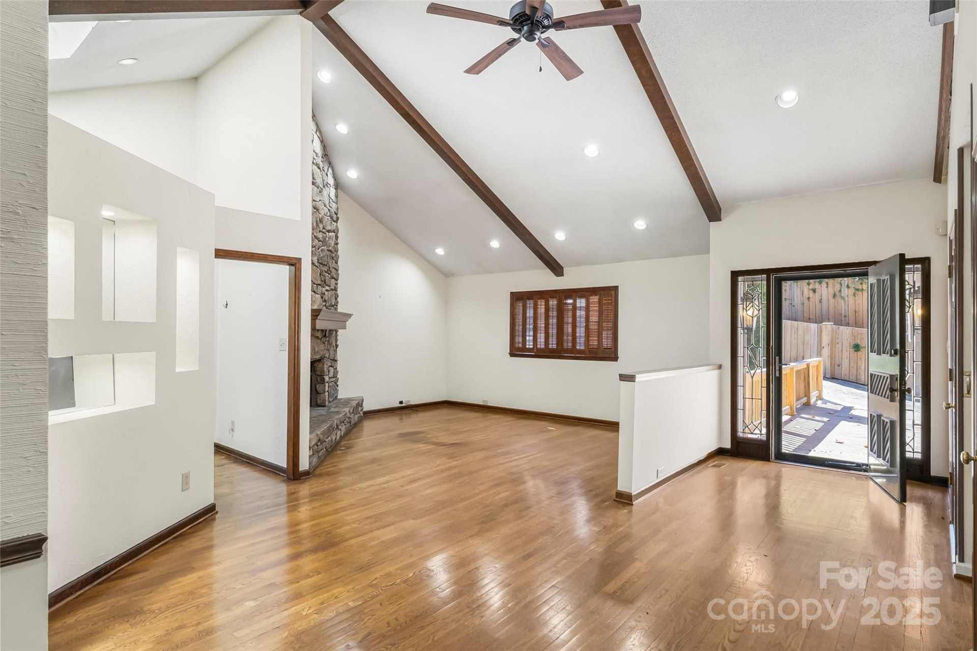 212 Riverside Drive - Photo 6