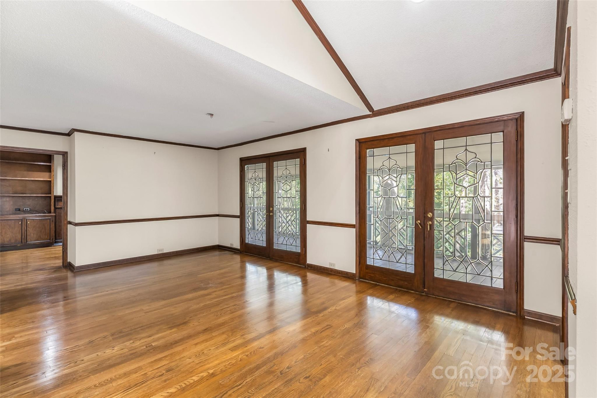 212 Riverside Drive - Photo 8