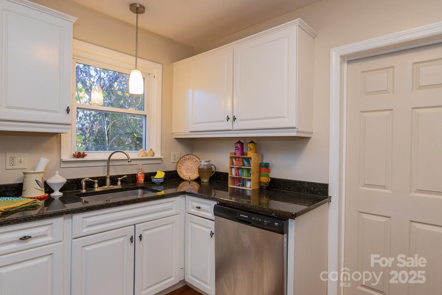 87 Pershing Road - Photo 13