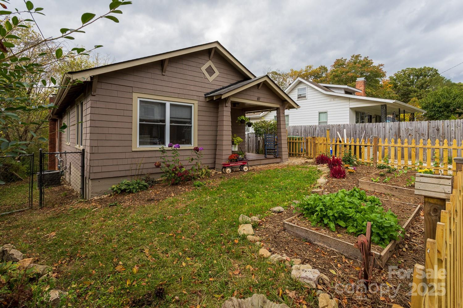 87 Pershing Road - Photo 3