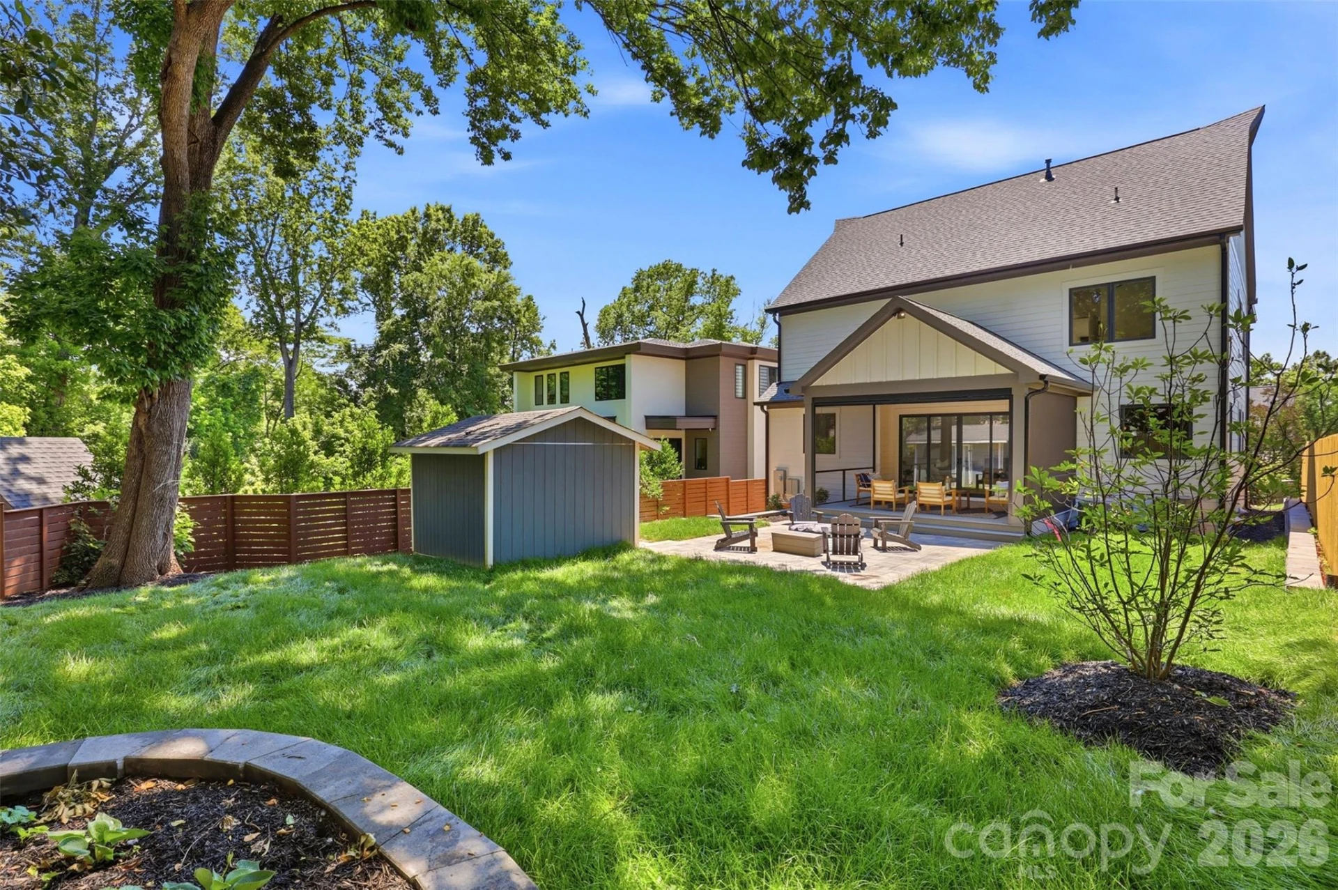 2649 Laburnum Avenue - Photo 39