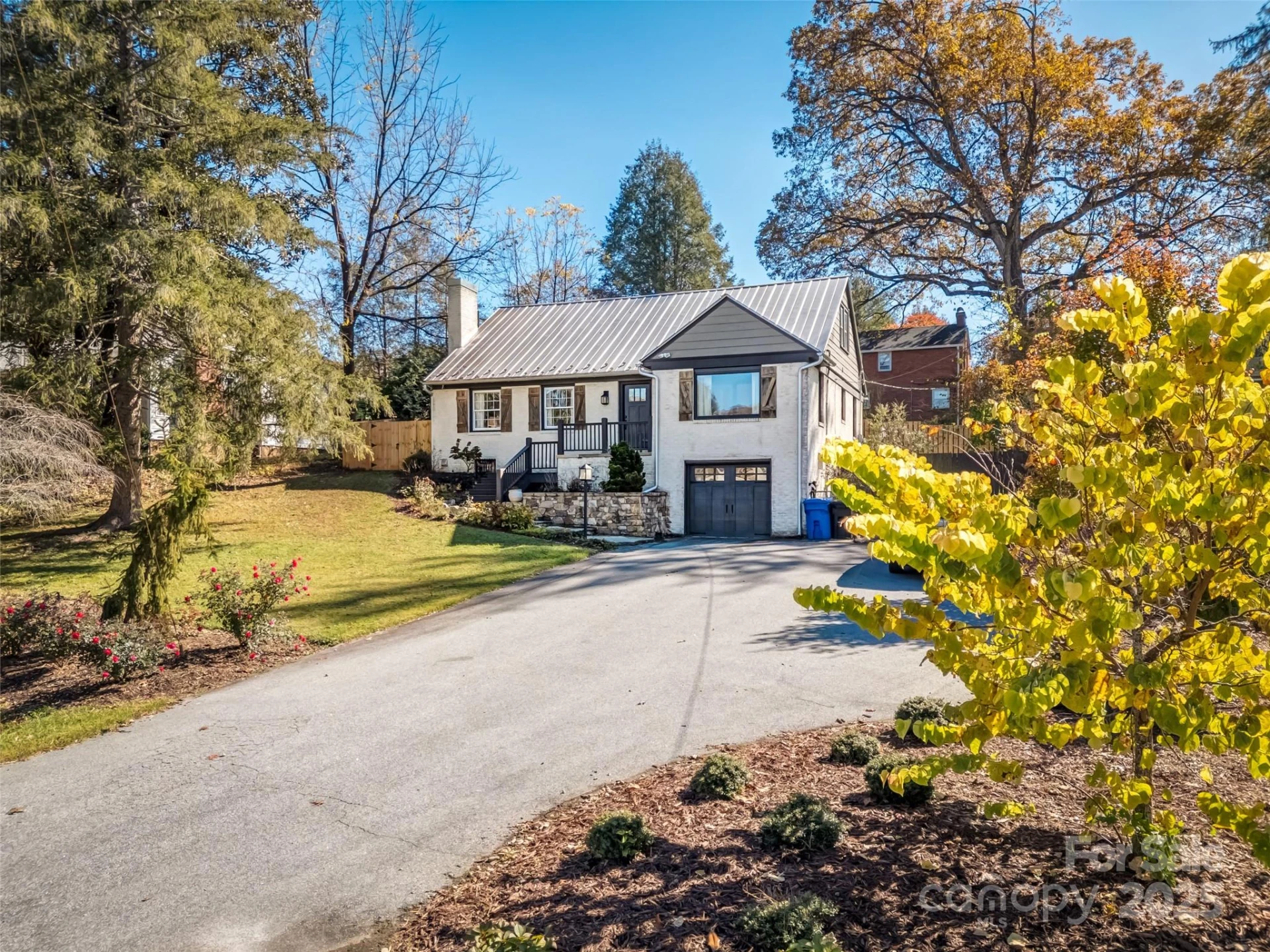 140 Lakeview Avenue