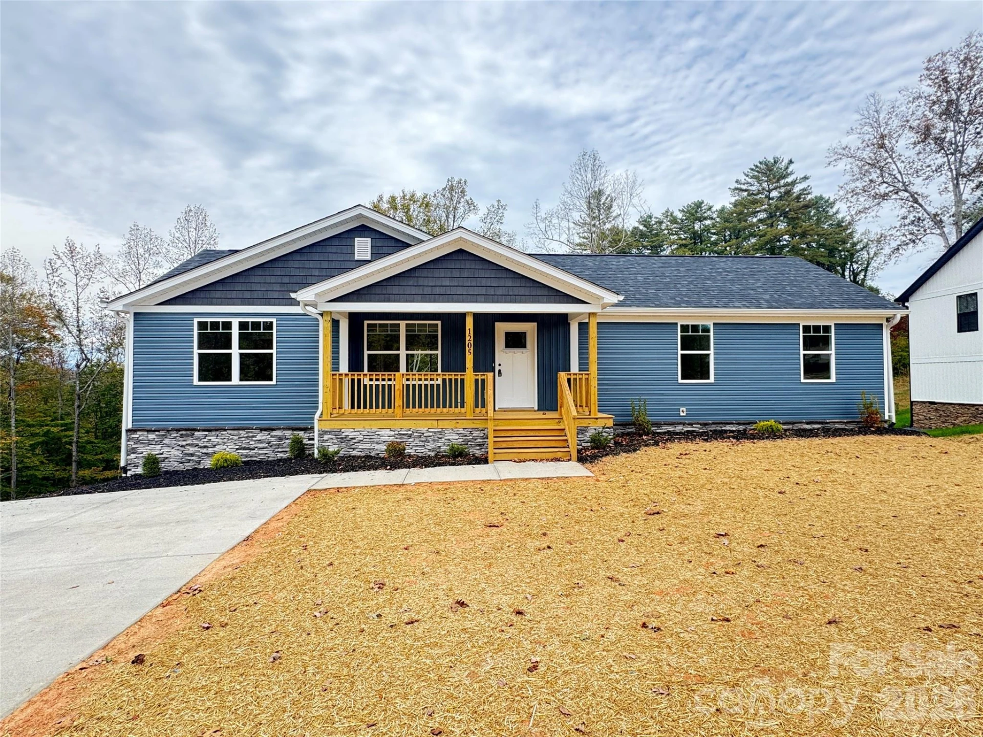 1205 Summerhill Street - Photo 3