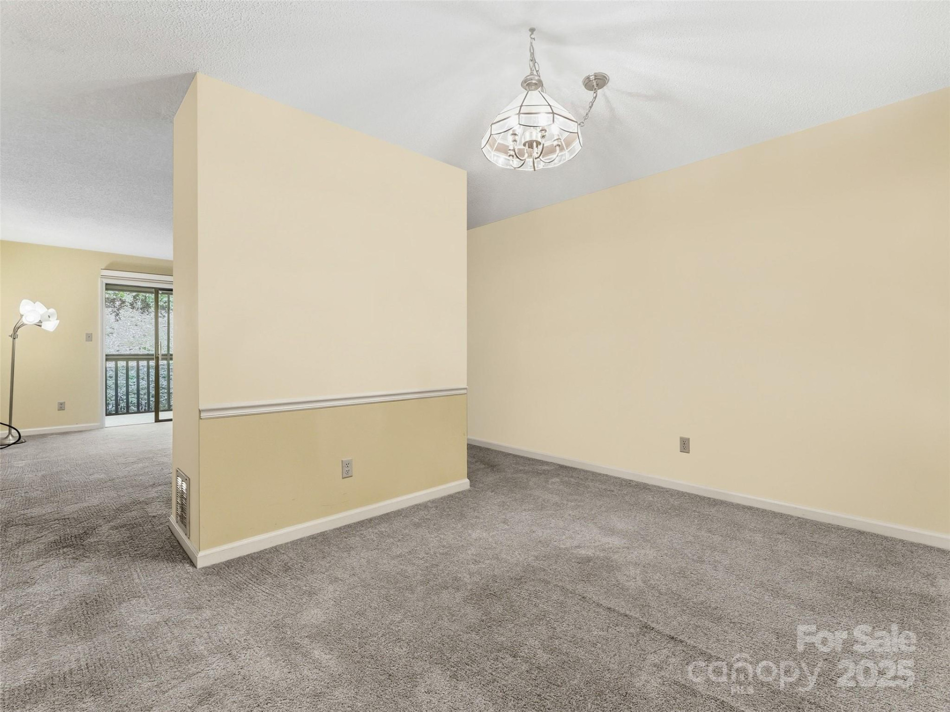 1203 Abbey Circle - Photo 11