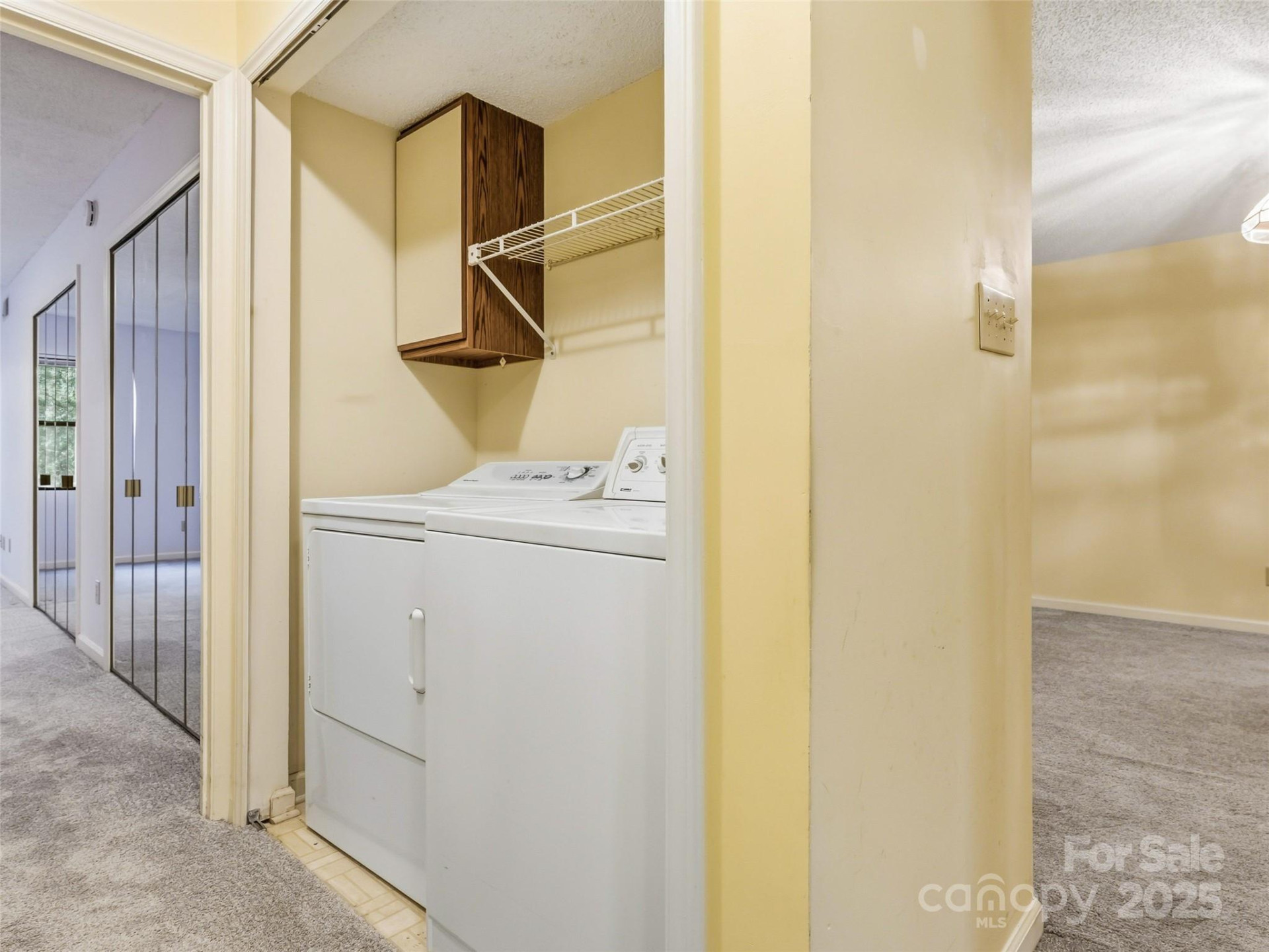 1203 Abbey Circle - Photo 19