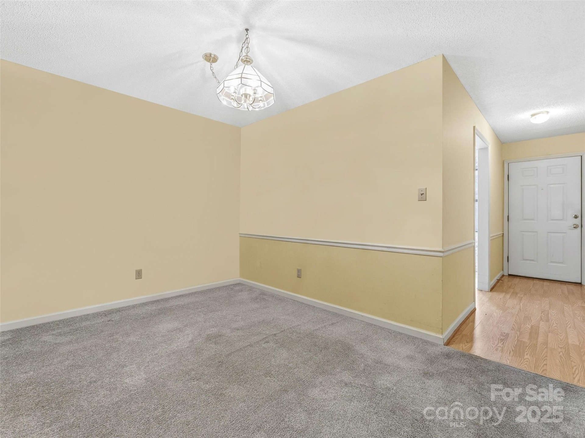 1203 Abbey Circle - Photo 9