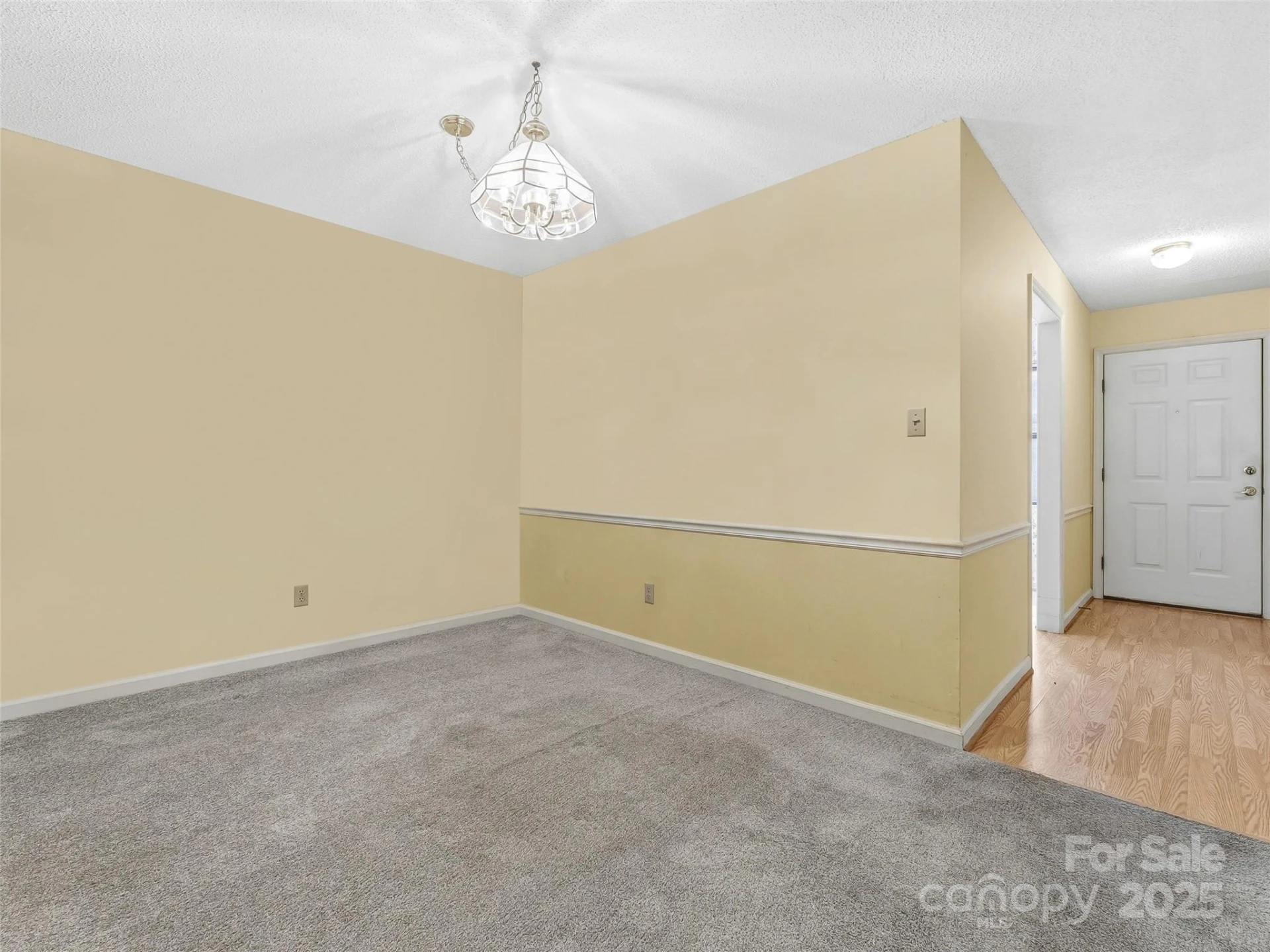1203 Abbey Circle - Photo 9