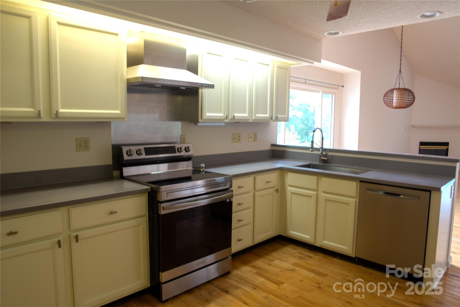 60 Park Avenue Street #60 - Photo 12