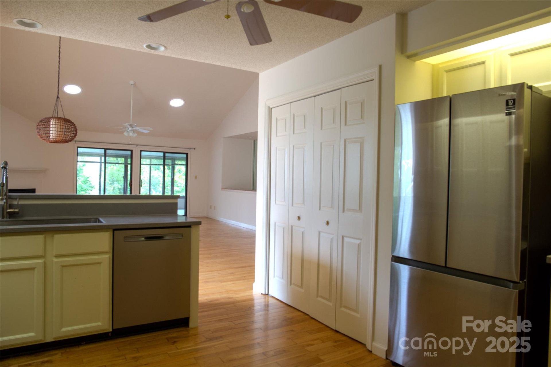 60 Park Avenue Street #60 - Photo 13