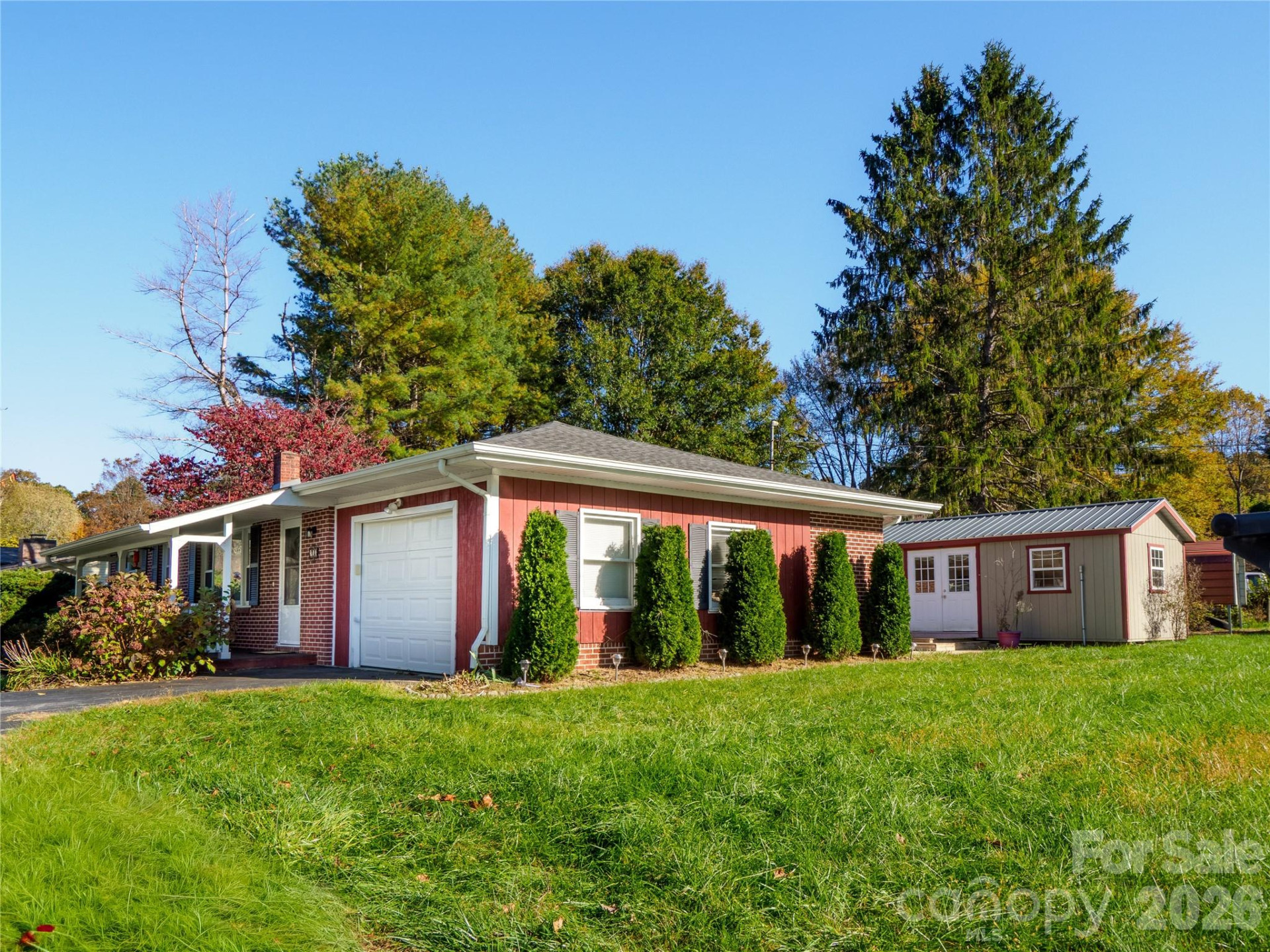 203 Oak Grove Road - Photo 2