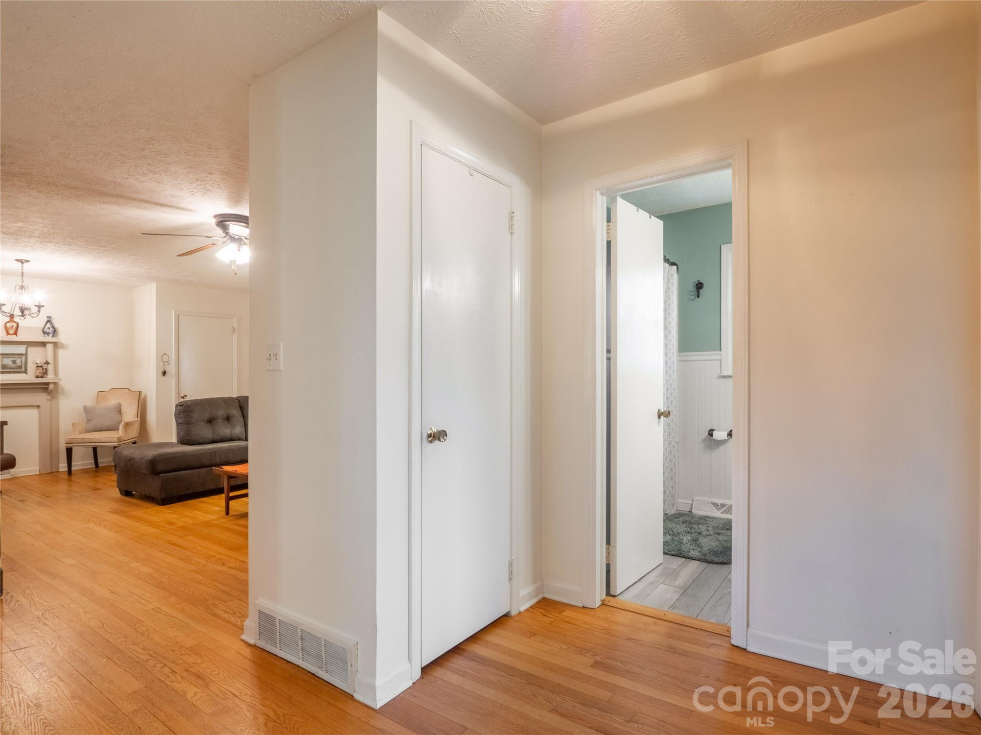 203 Oak Grove Road - Photo 11