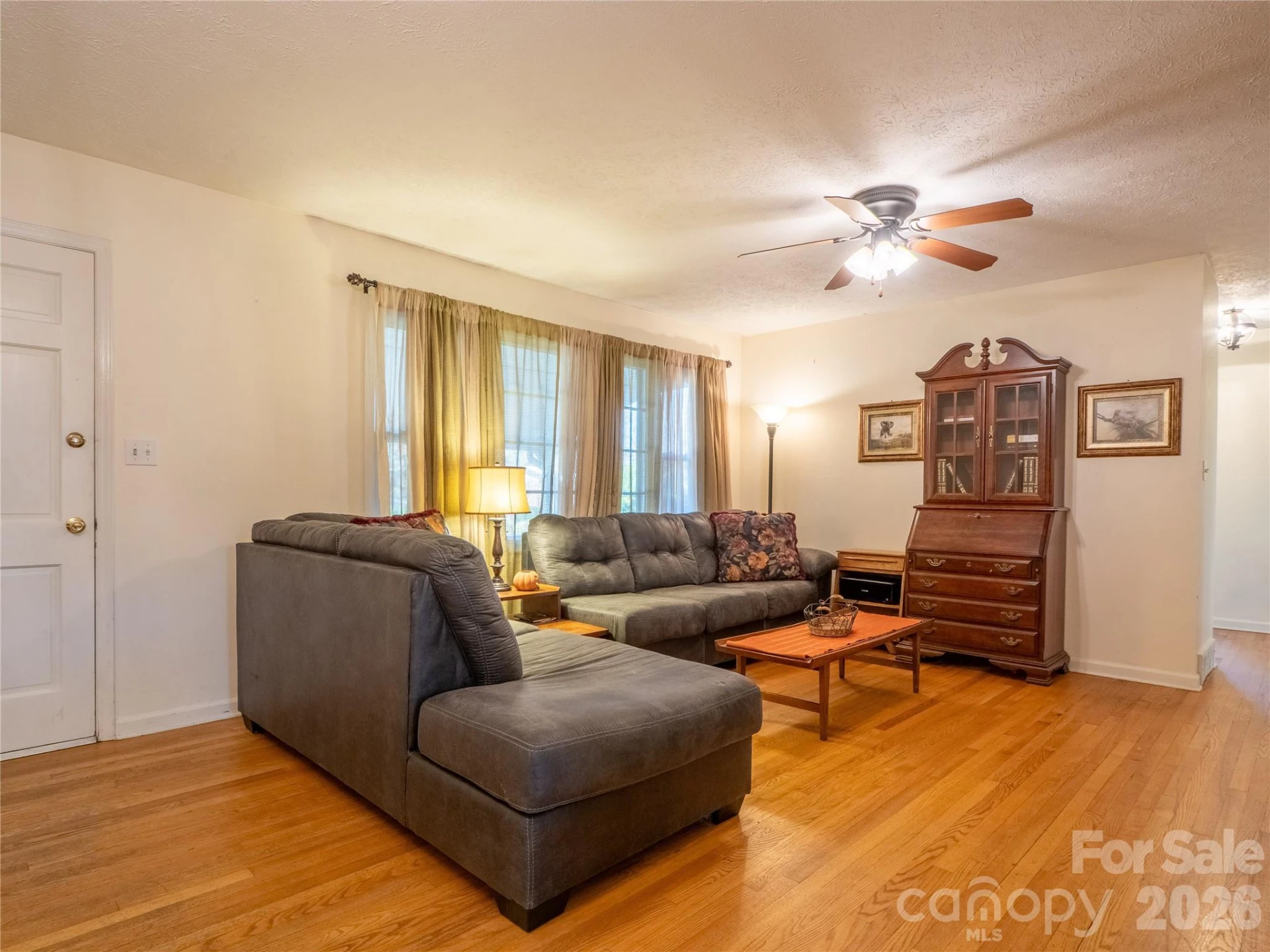203 Oak Grove Road - Photo 4