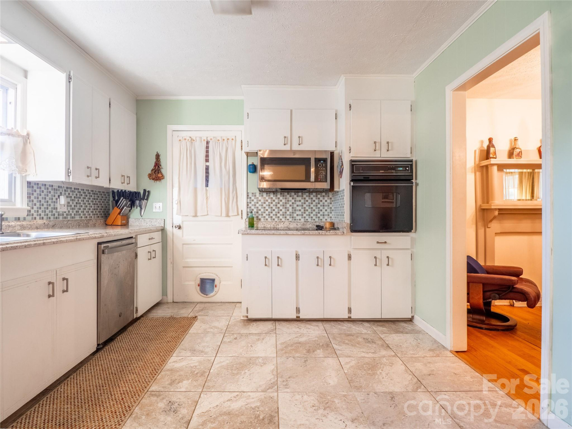 203 Oak Grove Road - Photo 6
