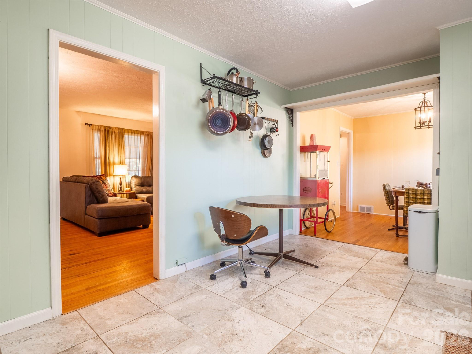 203 Oak Grove Road - Photo 7