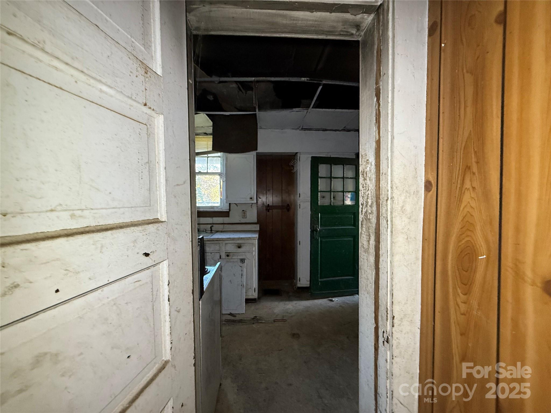 289 French Broad Avenue - Photo 16