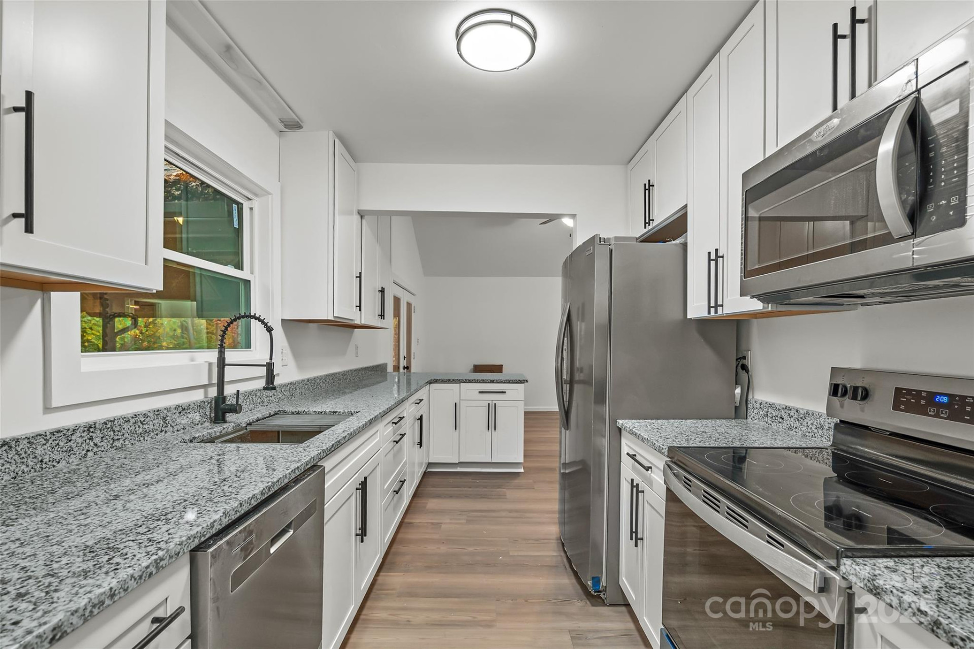 201 Cedarview Drive - Photo 5