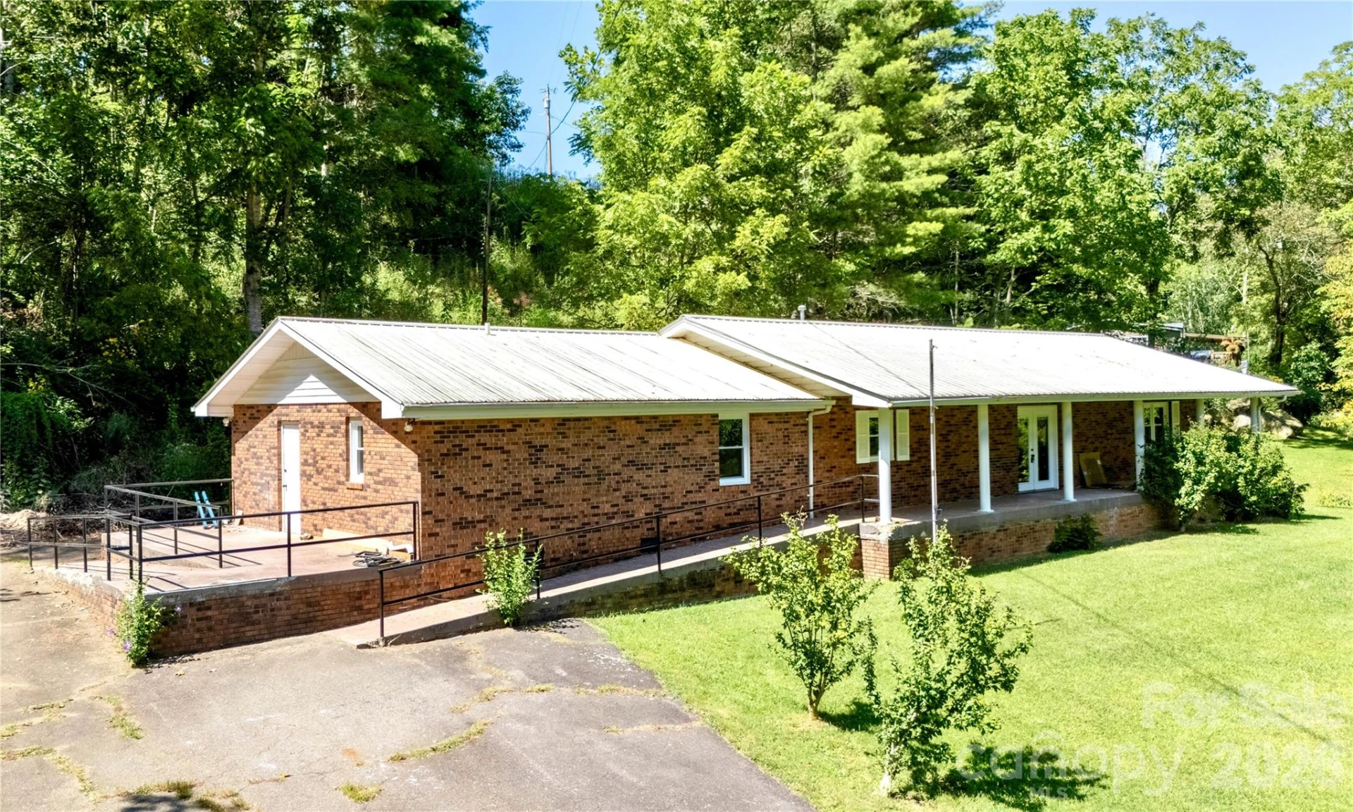 208 Murdock Road - Photo 4