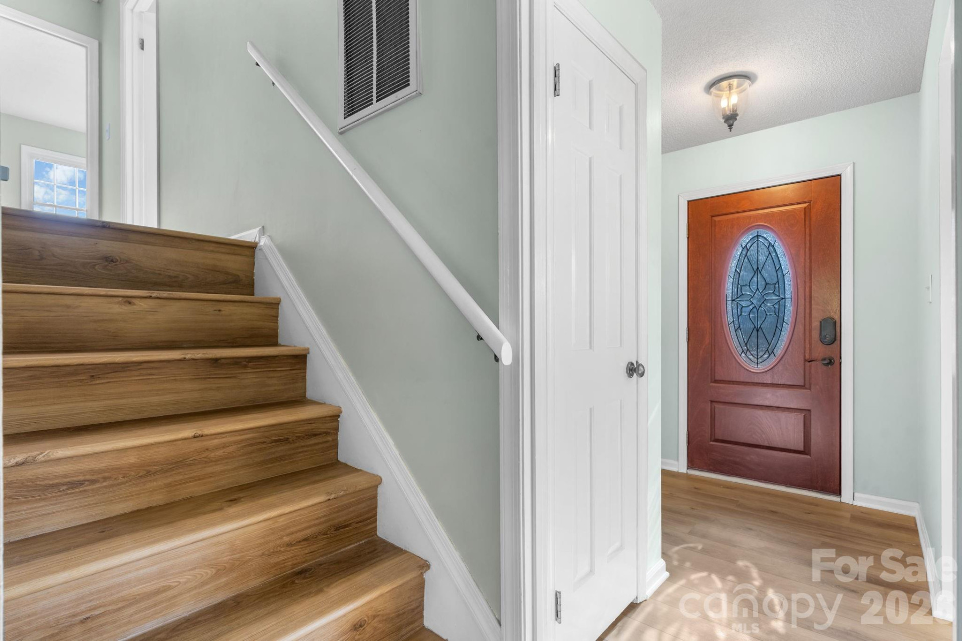 102 Castlegate Drive - Photo 7