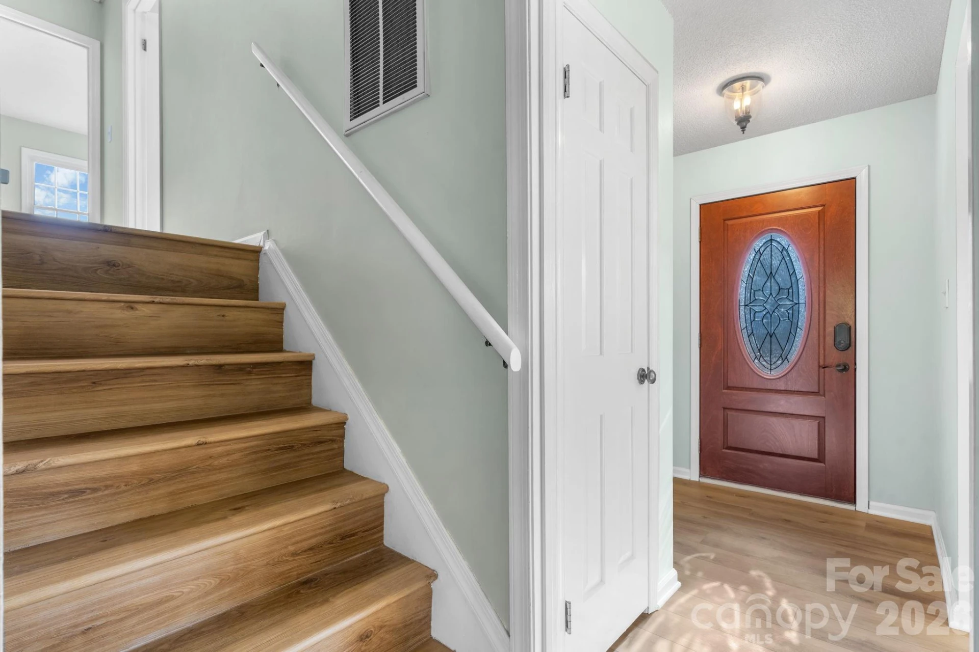 102 Castlegate Drive - Photo 7