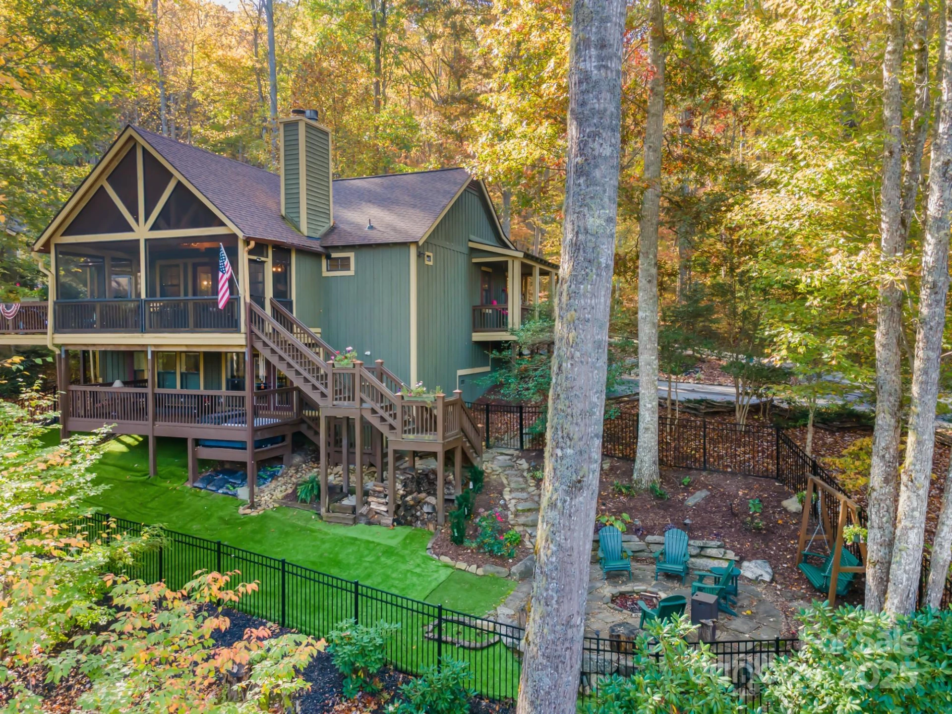 325 Hedgewood Drive