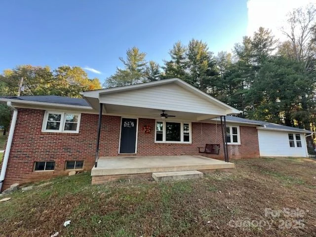 942 Hicks Chapel Loop
