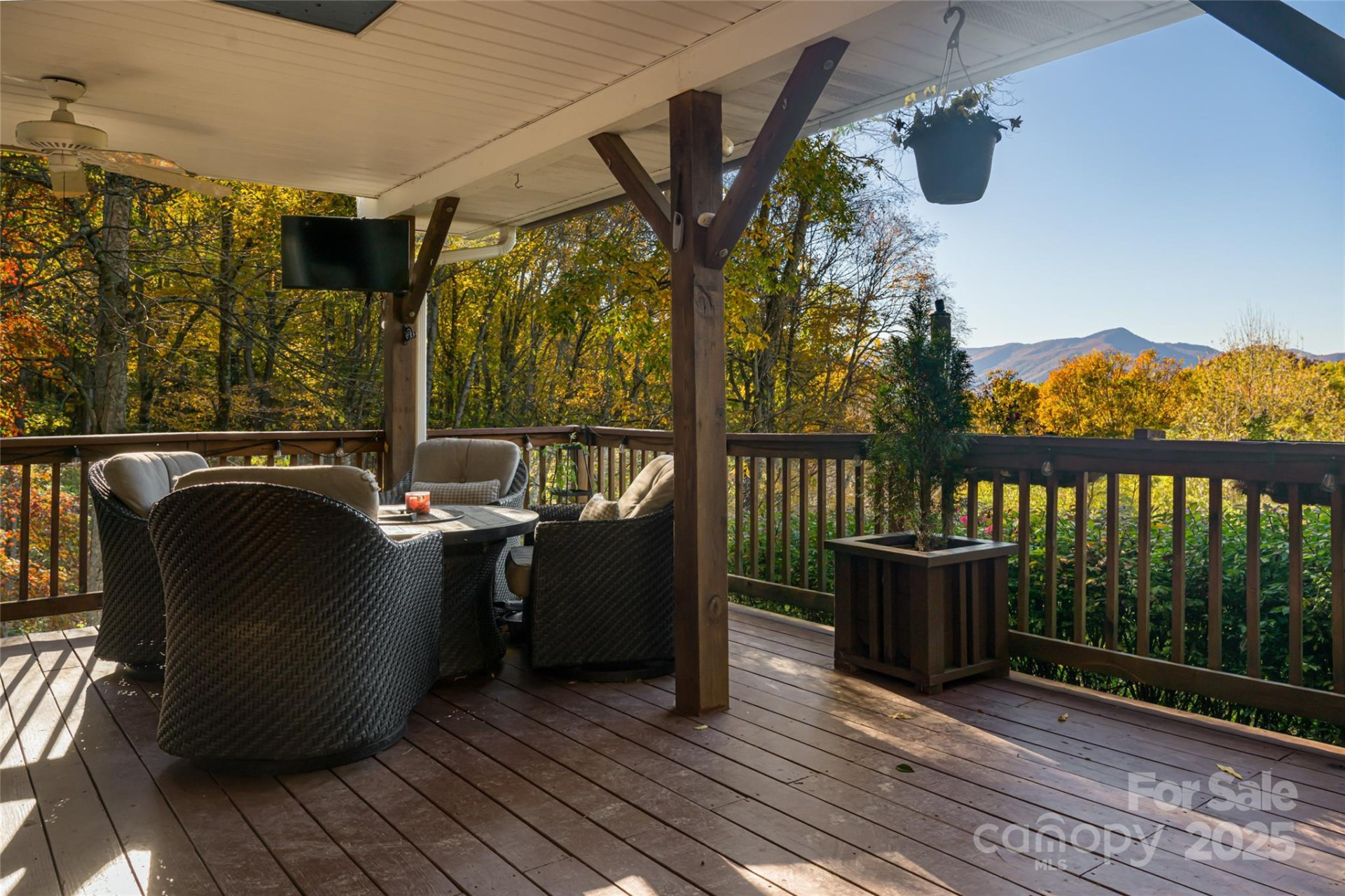 154 Presidential Drive - Photo 2