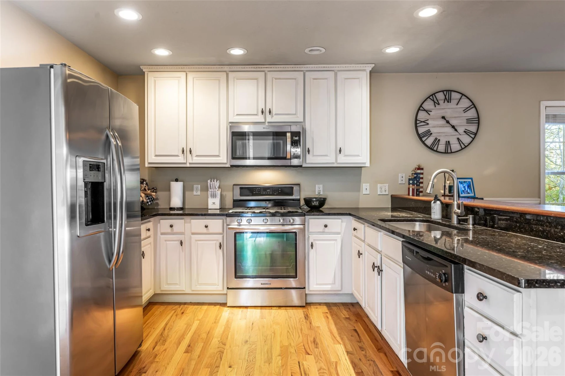 154 Presidential Drive - Photo 13
