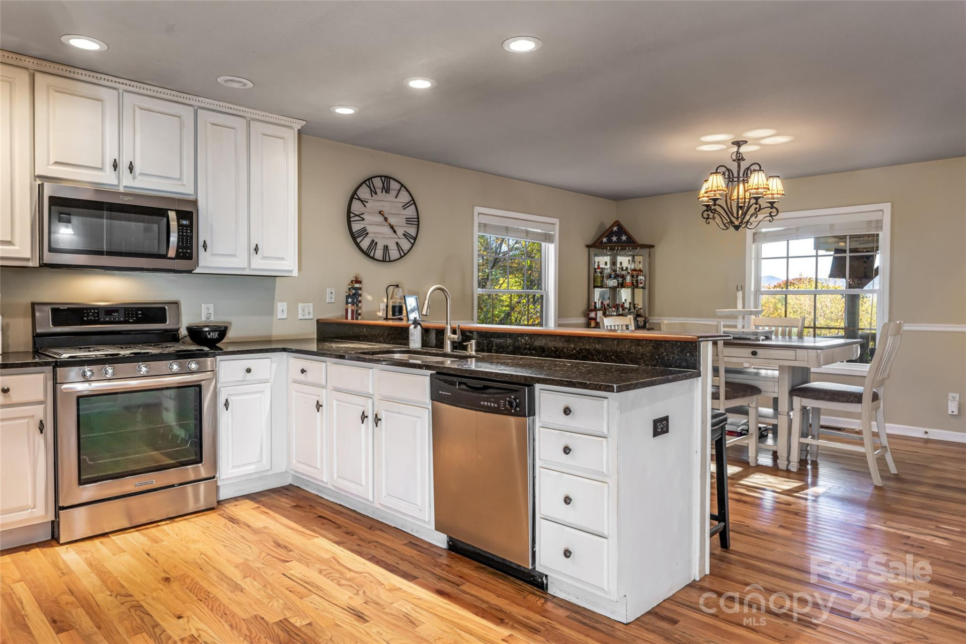 154 Presidential Drive - Photo 14