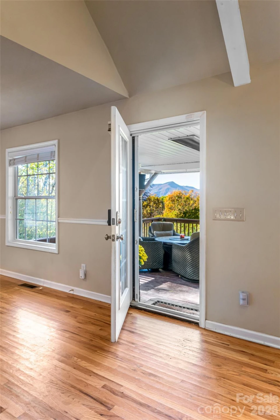 154 Presidential Drive - Photo 7
