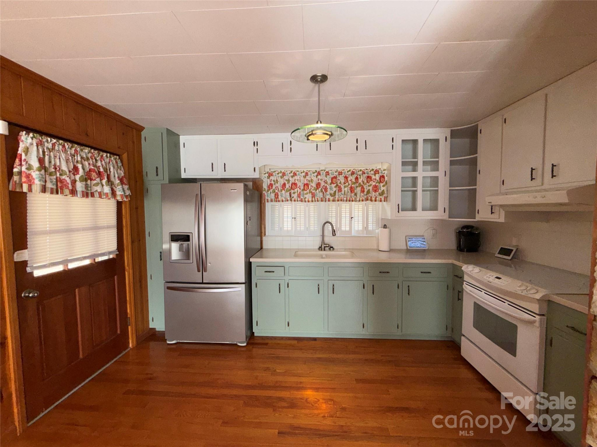 14 Lake View Drive - Photo 3