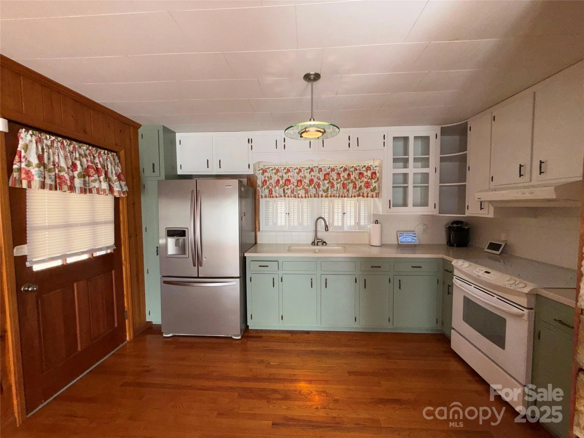 14 Lake View Drive - Photo 3
