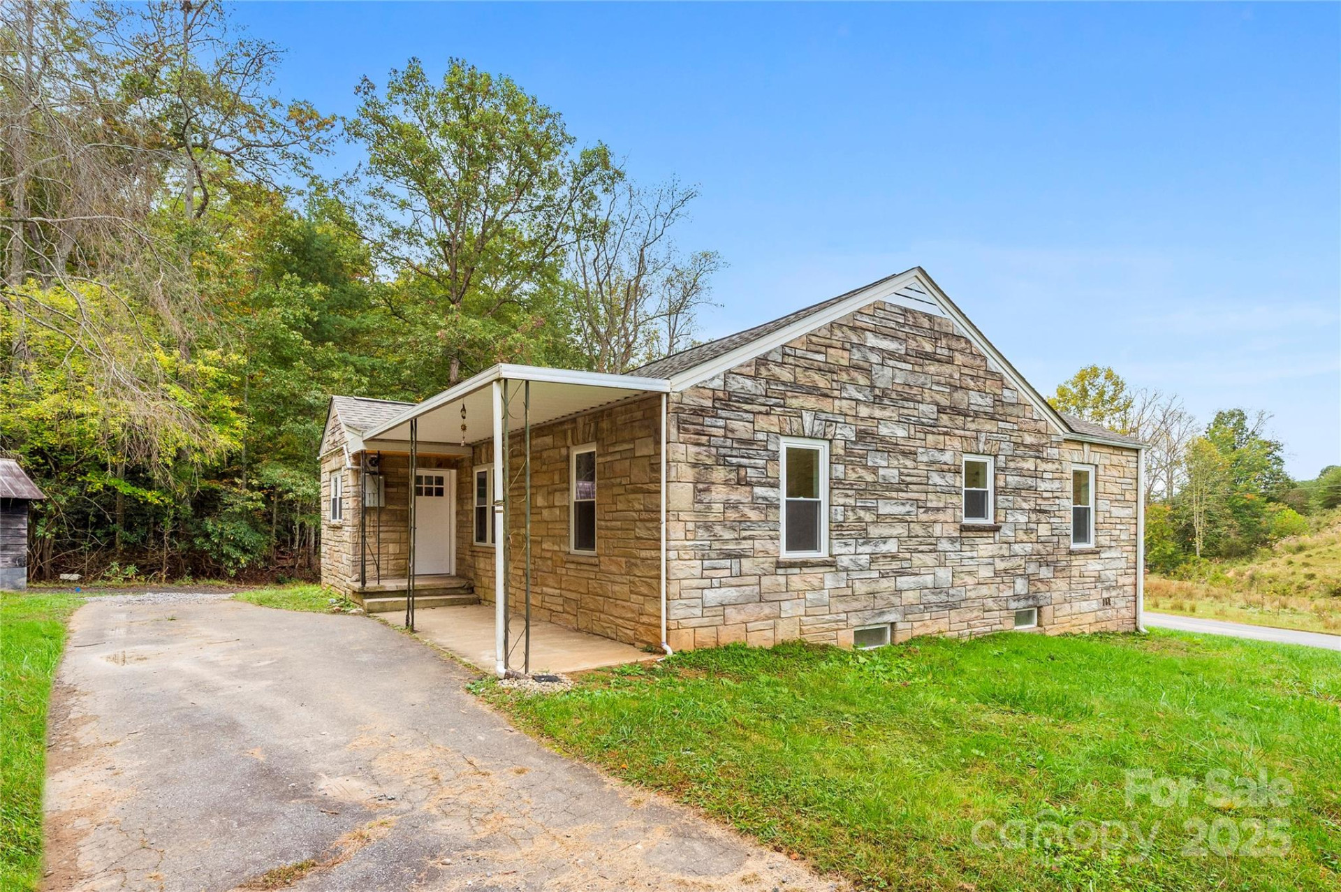 421 Hazel Brook Road - Photo 5