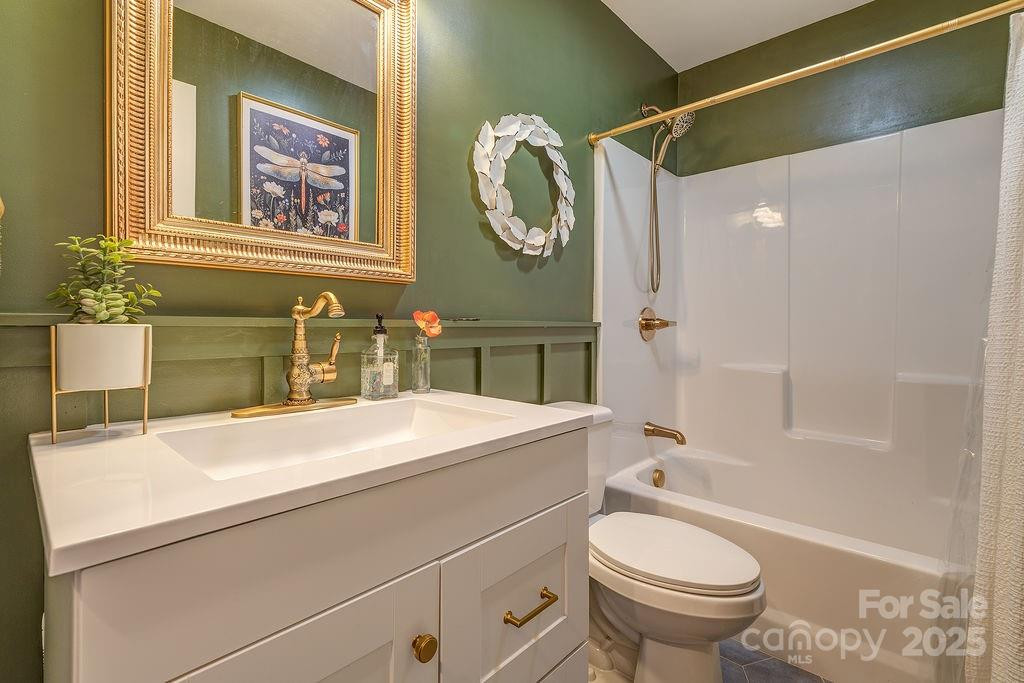 15 Edmond Woods Place - Photo 17