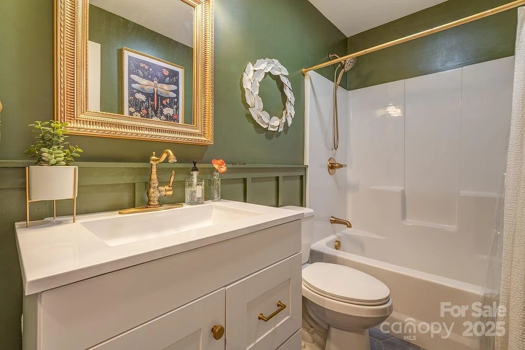 15 Edmond Woods Place - Photo 17