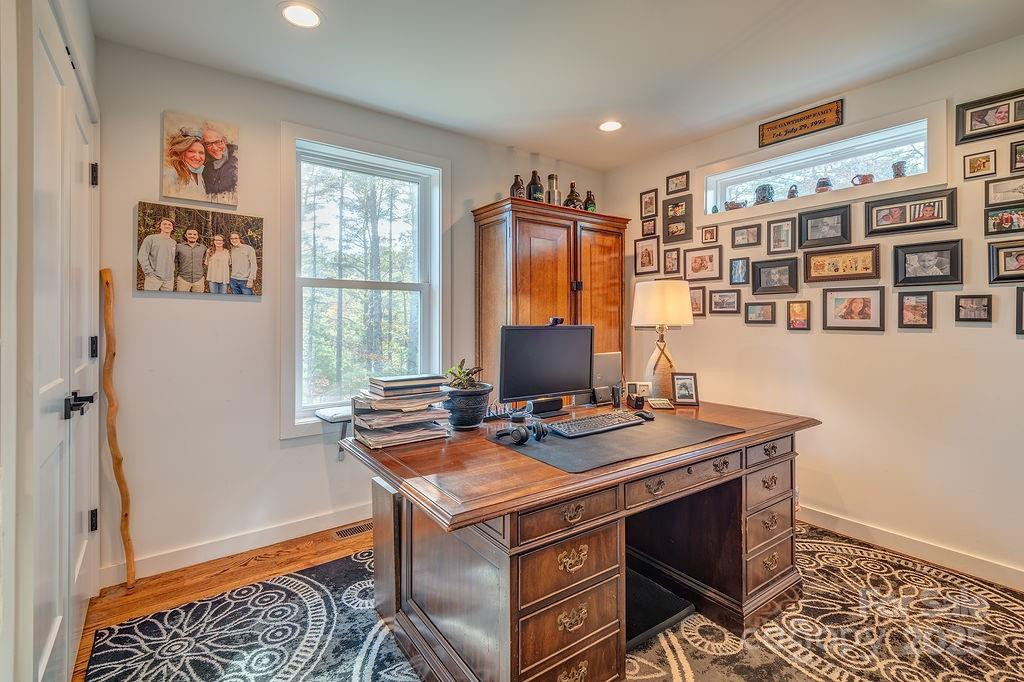 15 Edmond Woods Place - Photo 18