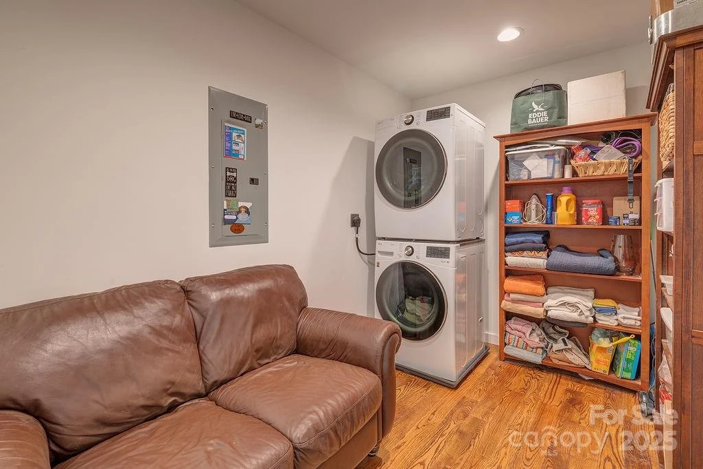 15 Edmond Woods Place - Photo 19