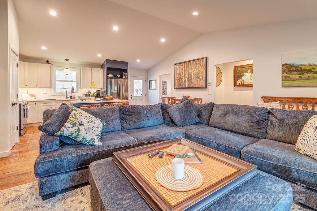 15 Edmond Woods Place - Photo 6