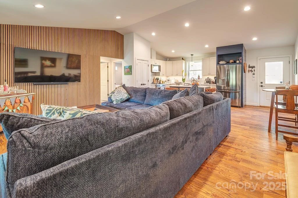 15 Edmond Woods Place - Photo 7