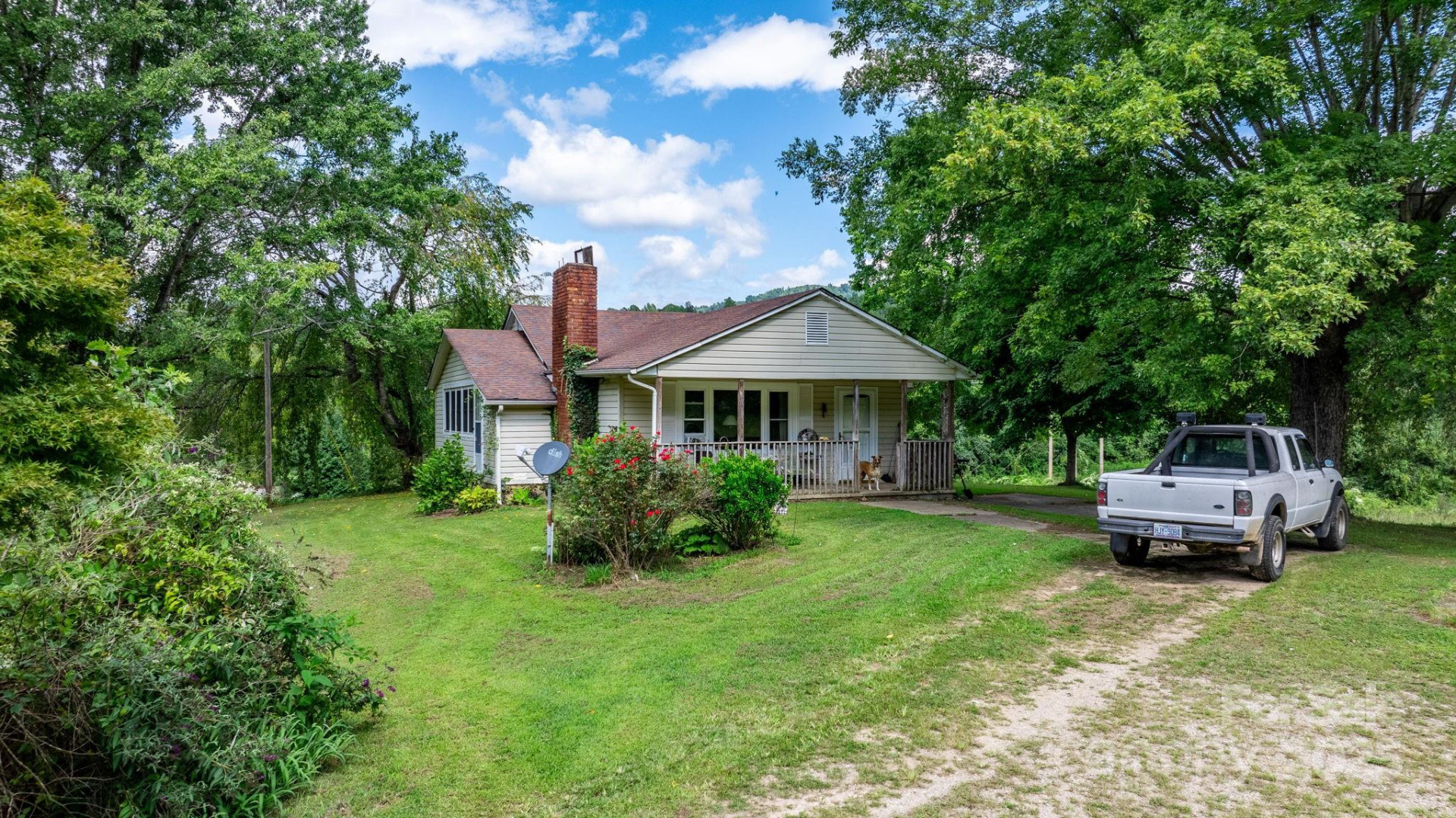 1147 Old Linville Road - Photo 2
