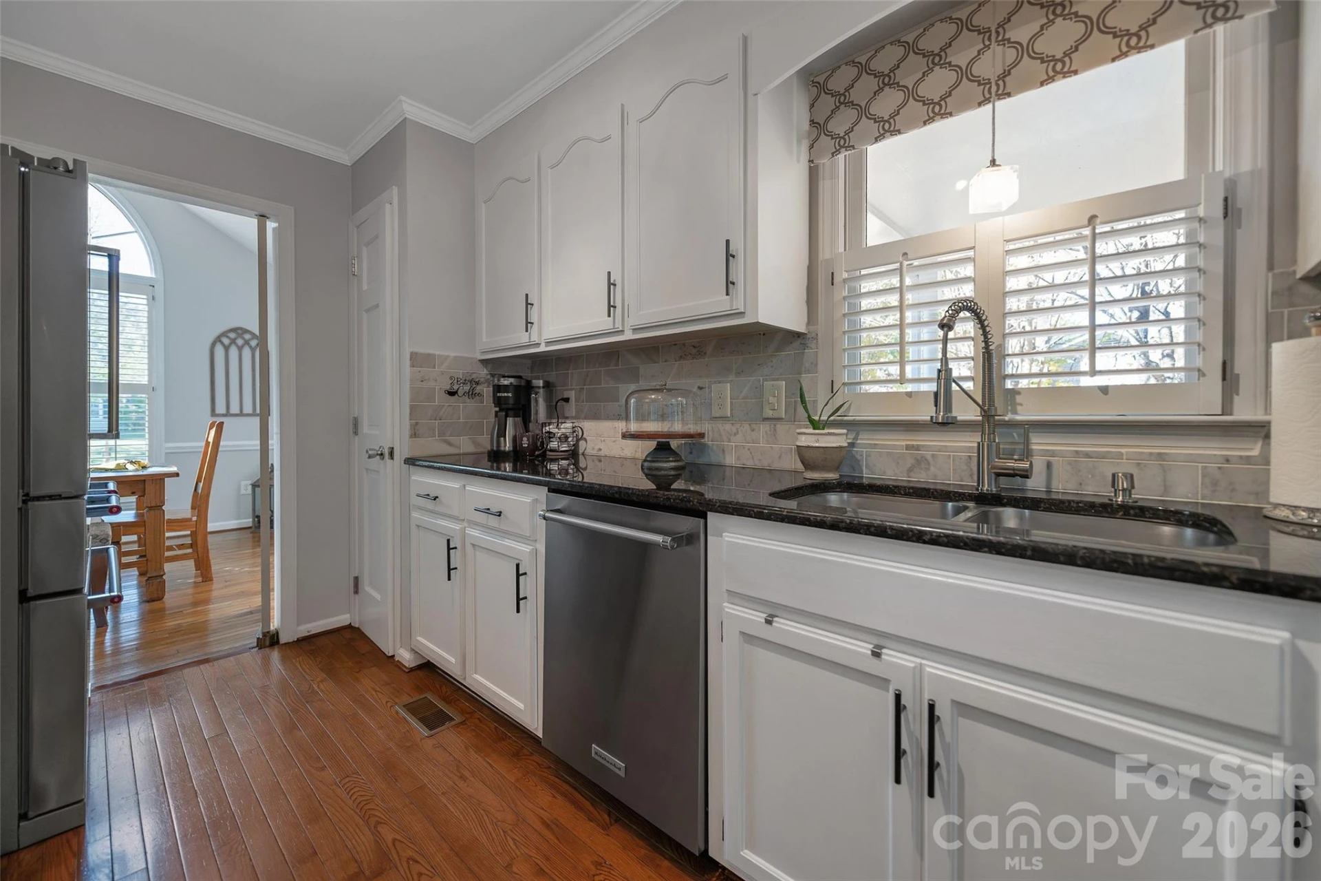 664 Tryon Place - Photo 18
