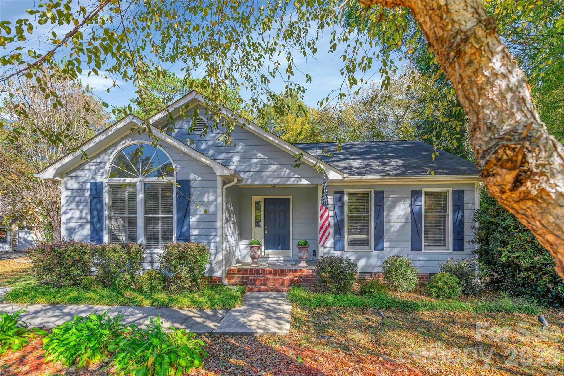 664 Tryon Place - Photo 3