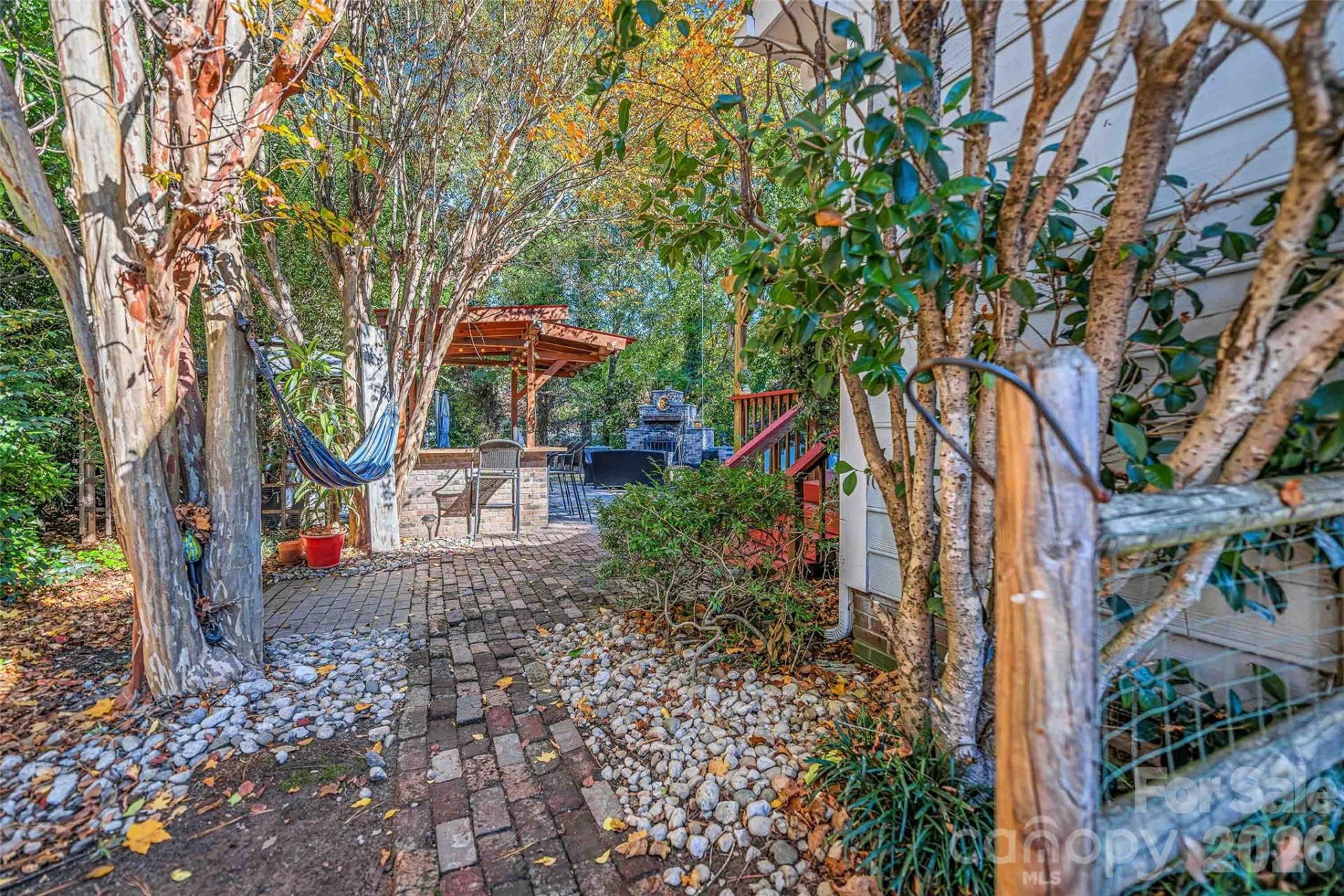 664 Tryon Place - Photo 32