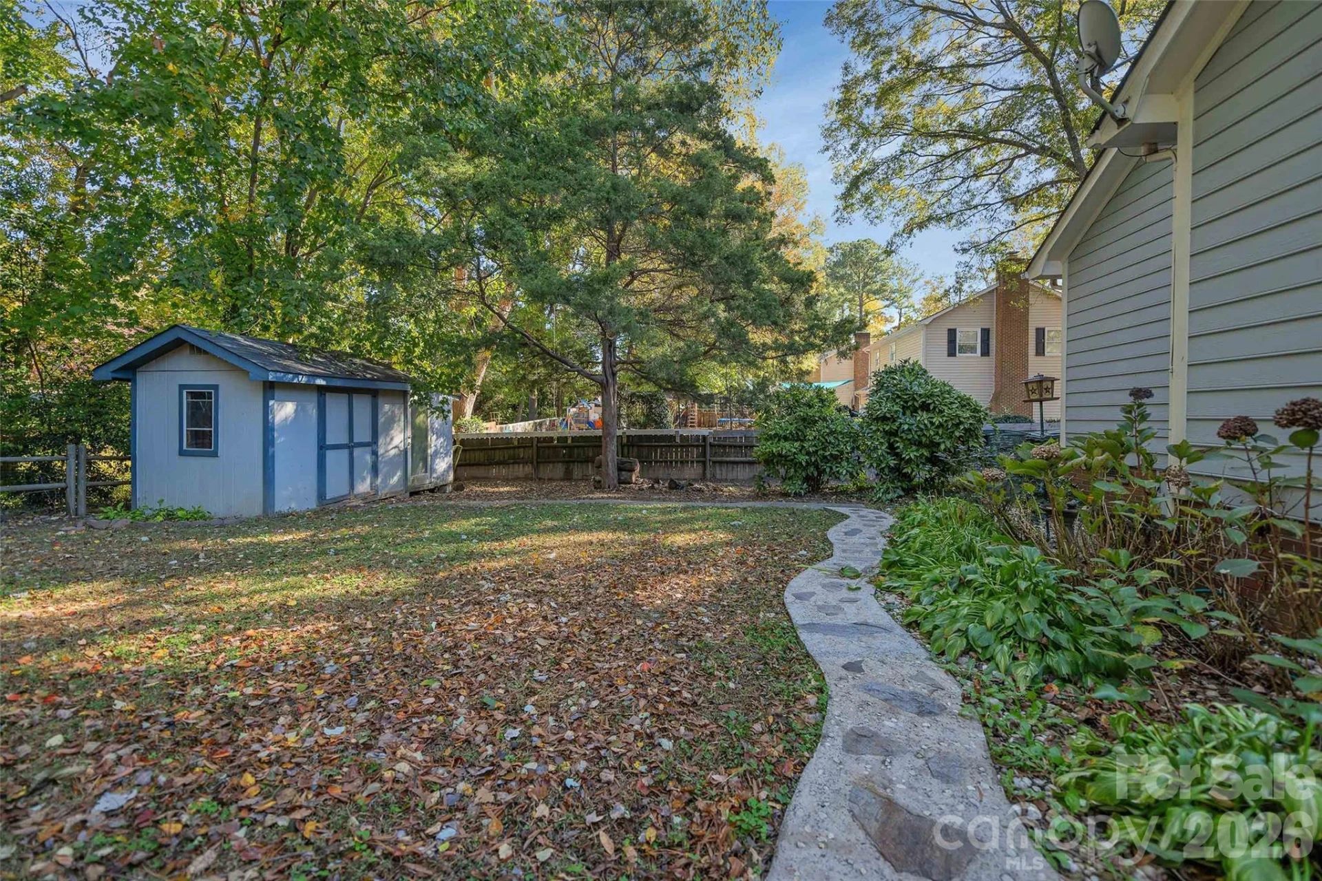 664 Tryon Place - Photo 35