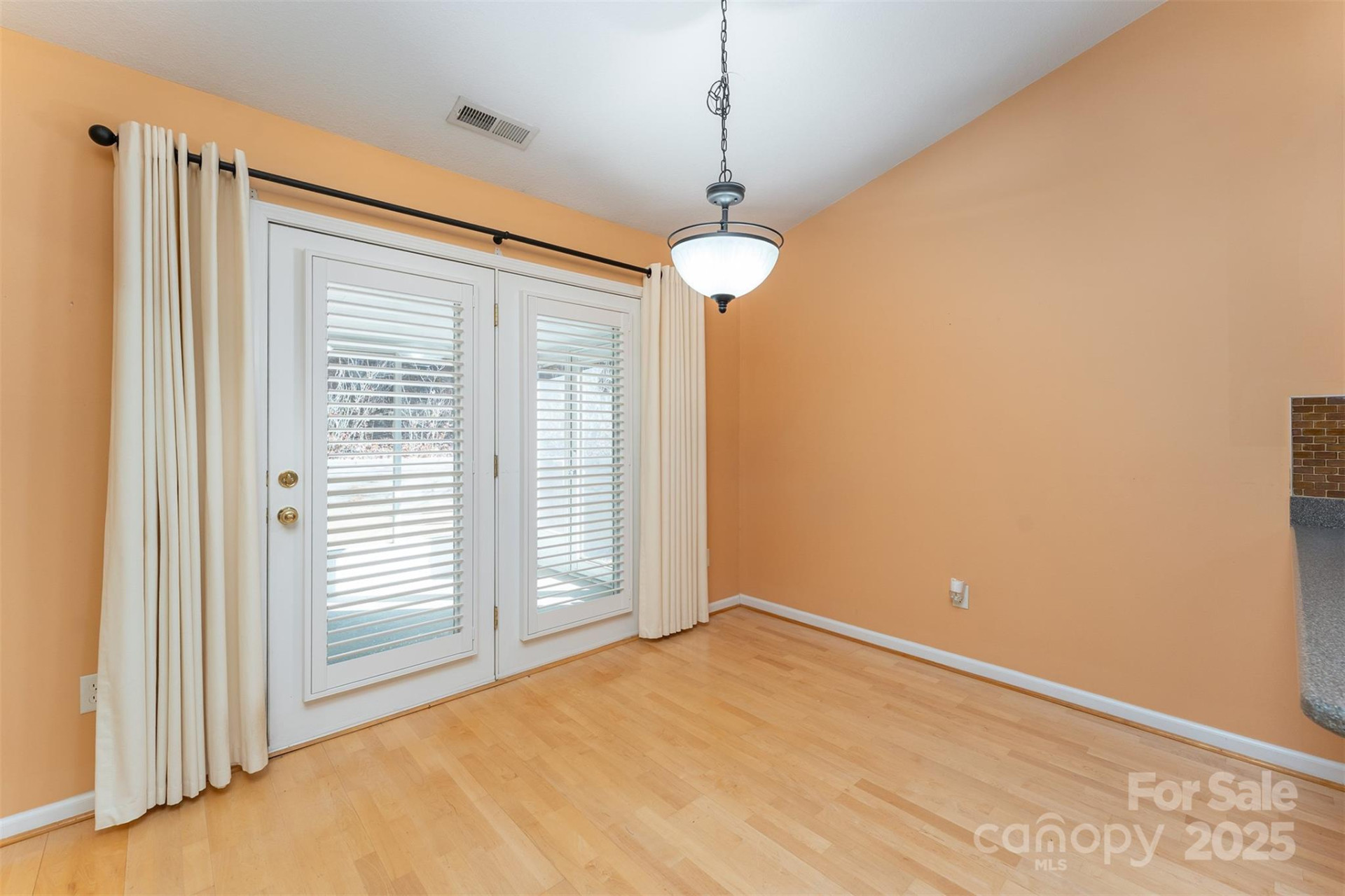 412 Wiltshire Circle - Photo 12