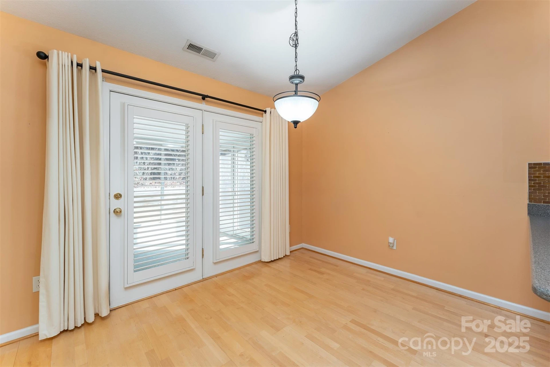 412 Wiltshire Circle - Photo 12